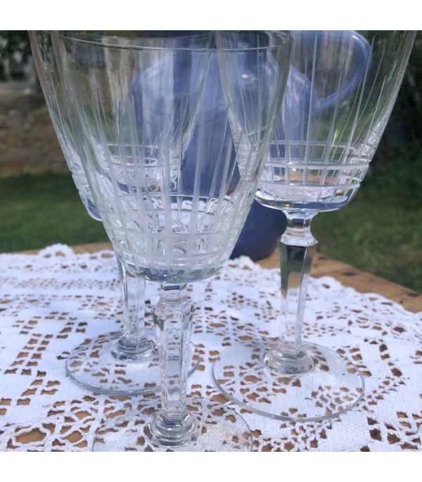 Ensemble de 12 verres avec décanteur de vin